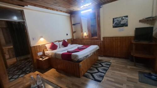 Thanesar Hotel | Madhav Resort, Vrindavan - A Beautiful Luxury Resort near Prem Mandir