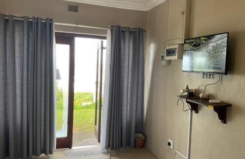 Amanzimtoti Casa | MadhMaven Insights