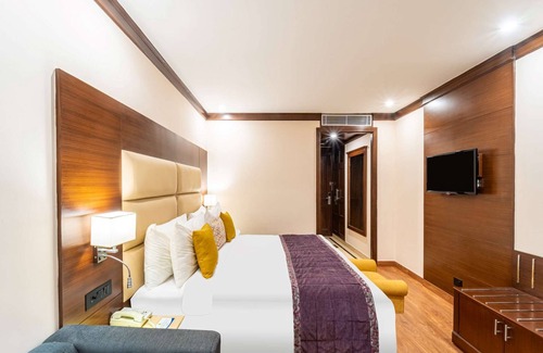 The Mall Road Hotel | Madhuban Sarovar Portico Mussoorie