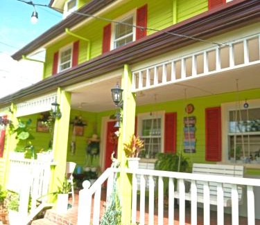 Santa Rosa Casa | Madie's Place Guest House