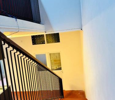 Colombo 10 Hotel | Madinah Comfort Inn