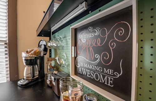 Midtown Casa | Recientemente remodelado, a pasos del distrito de teatros de Square en Midtown Memphis.