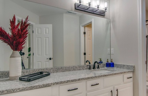 Heron Walk Casa | Madison Manor | Close to Downtown Fun!