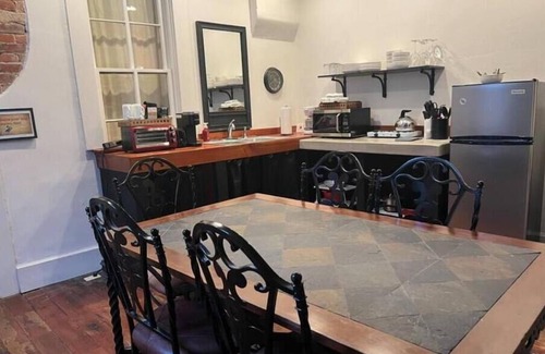 Madison Casa | "Madison Manor I" by The River: Nice patio, hot tub, gas grill, and fire pit
