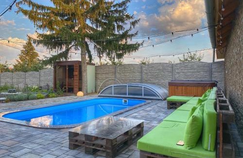 Szabolcsveresmart Casa | MADISON RANCH
