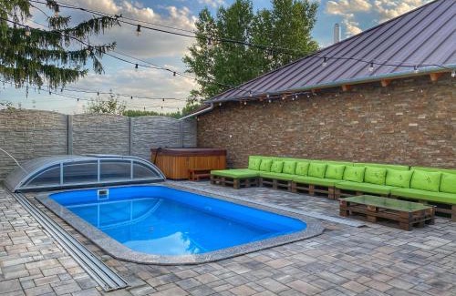 Szabolcsveresmart Casa | MADISON RANCH