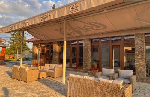 Szabolcsveresmart Casa | MADISON RANCH