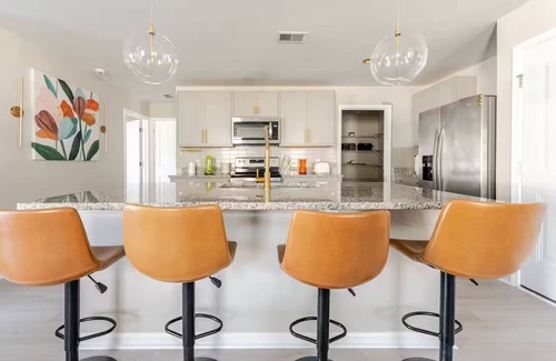 Port Wentworth Casa | Madisyn’s Manor - Luxe Comfort + Style Pet Friendly & Amazing Pools