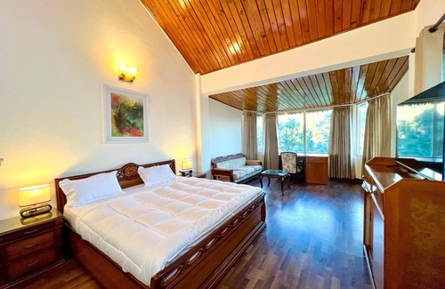 Kumarhatti Hotel | Madnest
