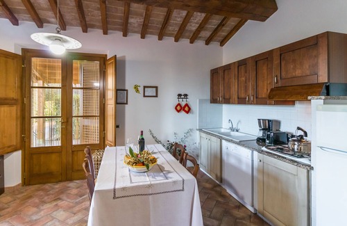 Casamaggiore Apartamento | Madone O, apartamento en un agriturismo. Piscina, WiFi, tenis