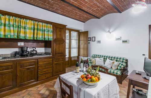 Casamaggiore Apartamento | Madone T, apartamento en un agriturismo. Piscina, WiFi, tenis