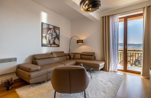 Canton 10 Apartamento | Madonna Sky