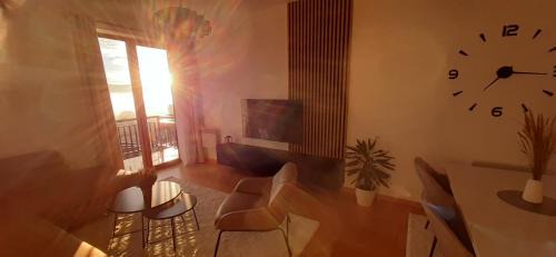 Canton 10 Apartamento | Madonna Sky