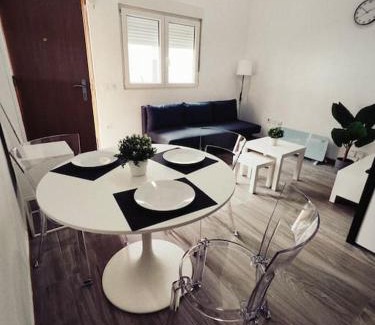 Pueblo Nuevo Apartamento | Madrid Centro Aeropuerto