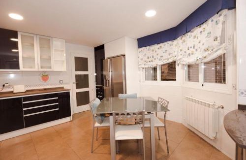 Rosas Casa | Madrid sofia resort