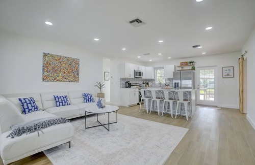 Citrus Isles Casa | Madrina's Cozy 3BR-1BA Spacious Backyard