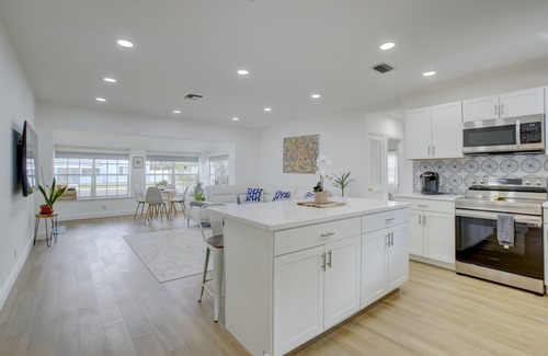 Citrus Isles Casa | Madrina's Cozy 3BR-1BA Spacious Backyard