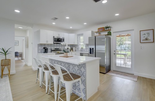 Citrus Isles Casa | Madrina's Cozy 3BR-1BA Spacious Backyard