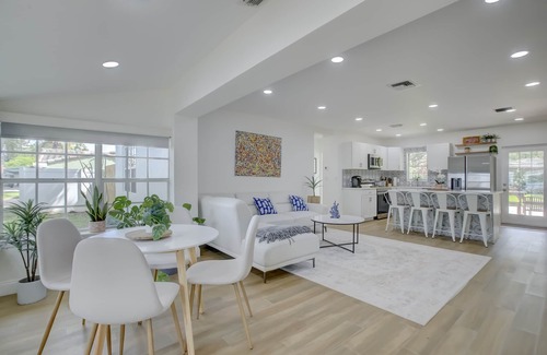 Citrus Isles Casa | Madrina's Cozy 3BR-1BA Spacious Backyard