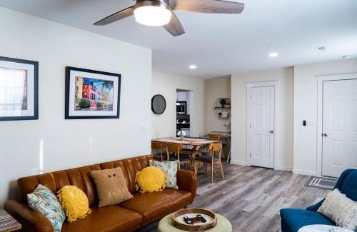 North Charleston Casa | Madrona's Cottage B- Fully fenced and pet friendly