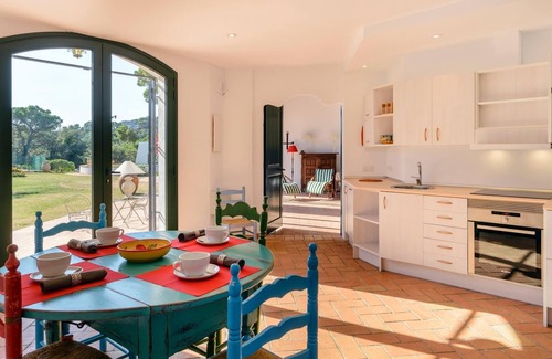 Tossa de Mar Villa | Madroños by Danlux Invest. Casa rustica con gran jardin y piscina