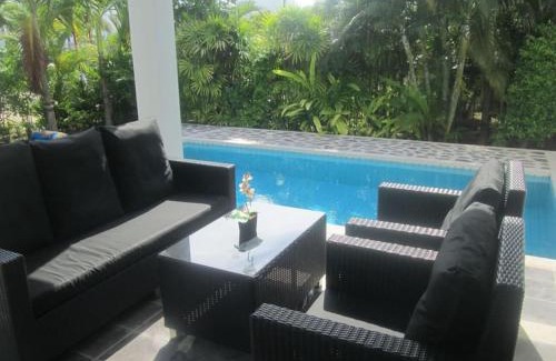 Kram Apartamento | Mae Phim -Beachfront living in a villa with a private pool !