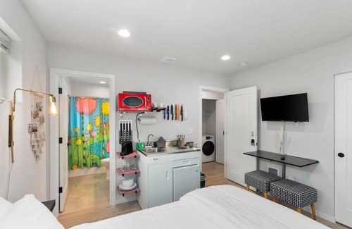 Whittier Heights Apartamento | Mae's sweet suite - Micro Studio - 91Walkscore