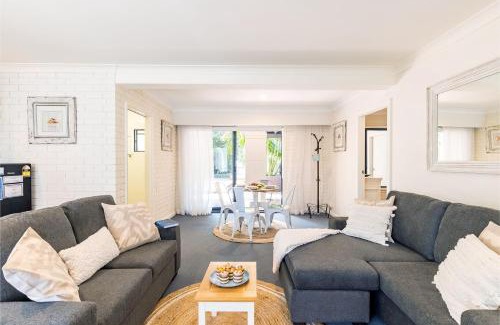 Boat Harbour Casa | Maestral II - Beachside Villa with Private Garden
