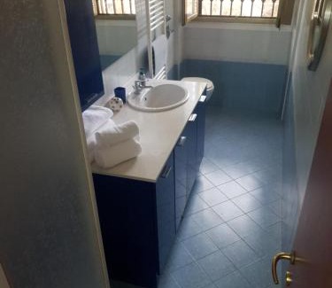 Zona Lancetti Apartamento | Maffucci 24 BILOCALE MOLTO SPAZIOSO E MODERNO
