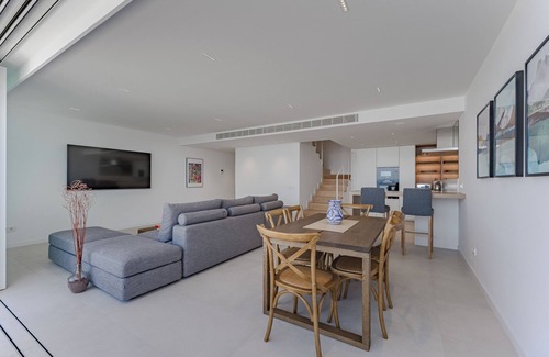 Los Gigantes Apartamento | Maravilloso apartamento de dos plantas con piscina privada y excelentes vistas