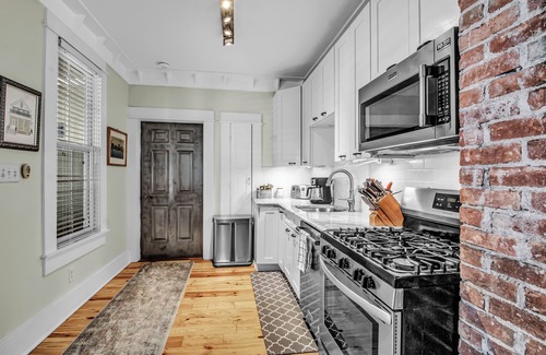 Downtown Buffalo Casa | La revista presentó los pasos de casas adosadas de Elmwood Village a 25 minutos de las cataratas del Niágara