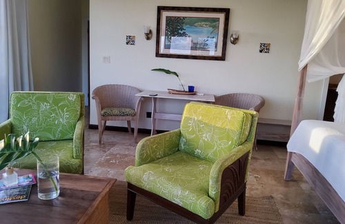 Rosendal Apartamento | Magens Bay Beach 3 min Uphill drve to Rustic, Caribbean, indoor/outdoor cabin