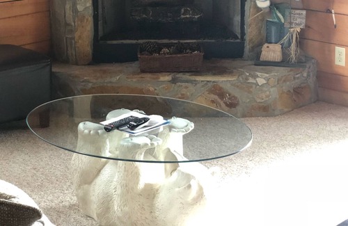 Valley Creek Run Cabina | MAGGIE FAVORITE 3/3 FAMILY LOG CABIN con GRANDES VISTAS, SALA DE JUEGOS GRANDES Y TINA CALIENTE