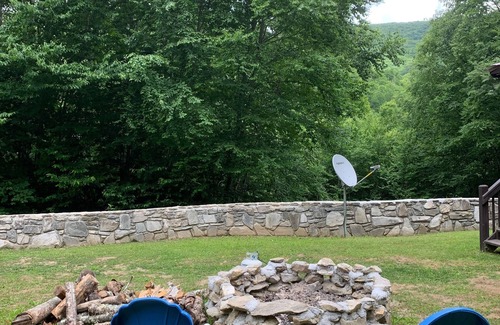 Cranberry Falls Cabina | Maggie Valley Cabin off the Blue Ridge Pkwy.