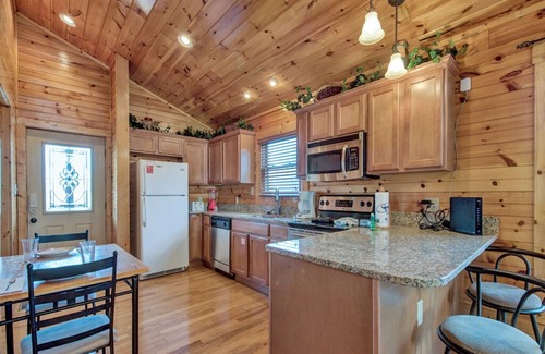 Hemlock Hills Cabina | Magic Moments II by Jackson Mountain Rentals