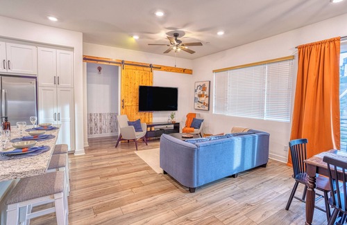 Stevenson Ranch Condominio | Magic Mountain 3-bedroom condo with WiFi, in delightful Valencia