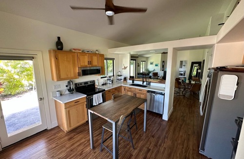 Kahaluu Bay Casa | Magic Sands Hale w Ocean View