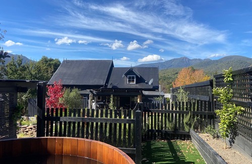 Merrijig Casa | Magic views of Mt Buller with four bedrooms and a loft