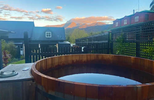 Merrijig Casa | Magic views of Mt Buller with four bedrooms and a loft