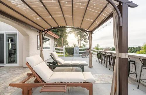 Temecula Casa | MAGIC VILLAS Oro y Azul on Sunset Deck