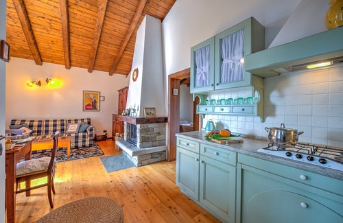 Caprezzo Casa | Magic Woodland Escape Lake View, Caprezzo, Italy