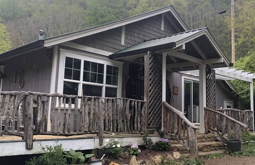 Mars Hill Casa | Magical art filled cottage in the blue ridge mountains
