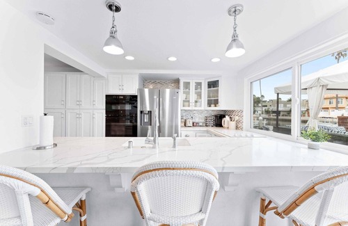 West Newport Casa | Magical BayFRONT Home w/ Epic Dock + Hot Tub