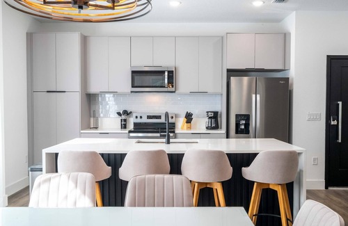 West Kissimmee Villa | Magical Disney Stay, Modern and Themed Decor