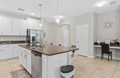 Lindfields Villa | MAGICAL DREAM HOUSE. PARADISE PALMS RESORT DISNEY.