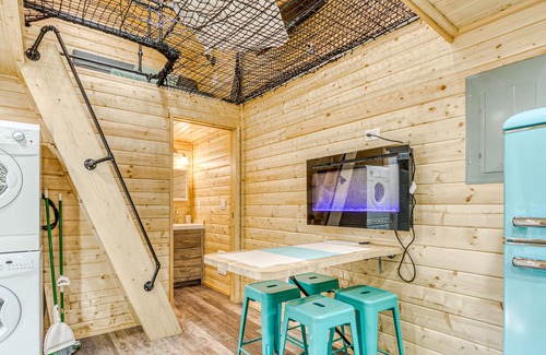 Cedar Hills Casa | Magical forest treehouse with zip line - dog-friendly - 10 minutes to downtown
