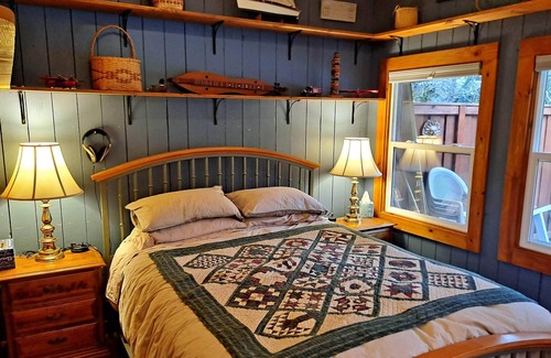 Gold Bar Cabina | Magical Retreat on the Skykomish River