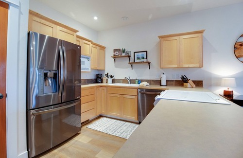 Sisters Condominio | Magical Sisters Retreat 1st Floor 2 Bedroom Condo in Pine Meadow Village