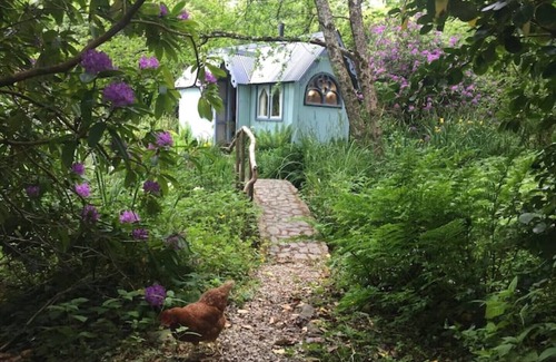 Bude Cabina | Magical Tabernacle In a Beautiful Setting Hot Tub