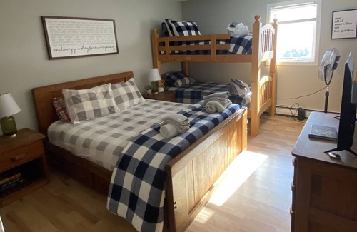 Londonderry Condominio | Magical Trailside Condo at Magic Mountain